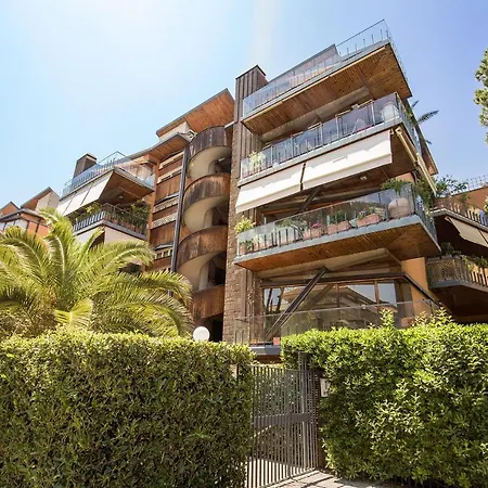 Terrazza Piccolomini: Elegant Apartment Stunning View Over Rome/St Peter'S Dome Exterior foto